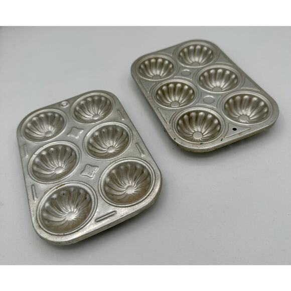 Vintage Aluminum Mini Bundt & Tartlet Molds ,Set of 2 Baking Trays - Picture 4 of 4